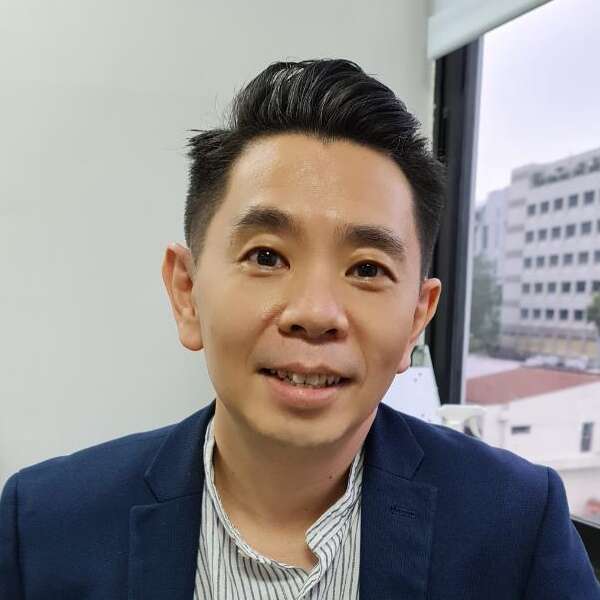 Photo of Ken Leong