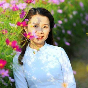 Photo of Alice Wong